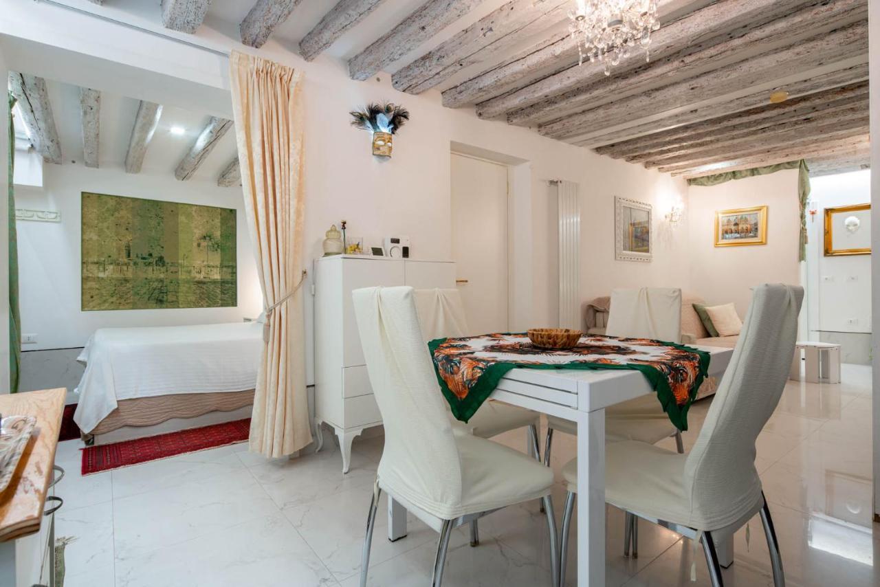 Loving In Venice, 5 Stars Zewnętrze zdjęcie
