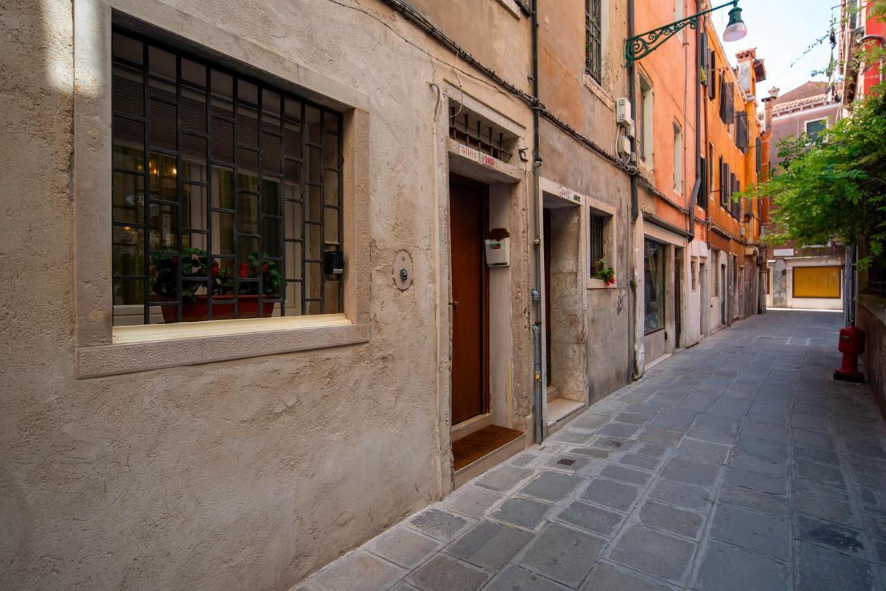 Loving In Venice, 5 Stars Zewnętrze zdjęcie