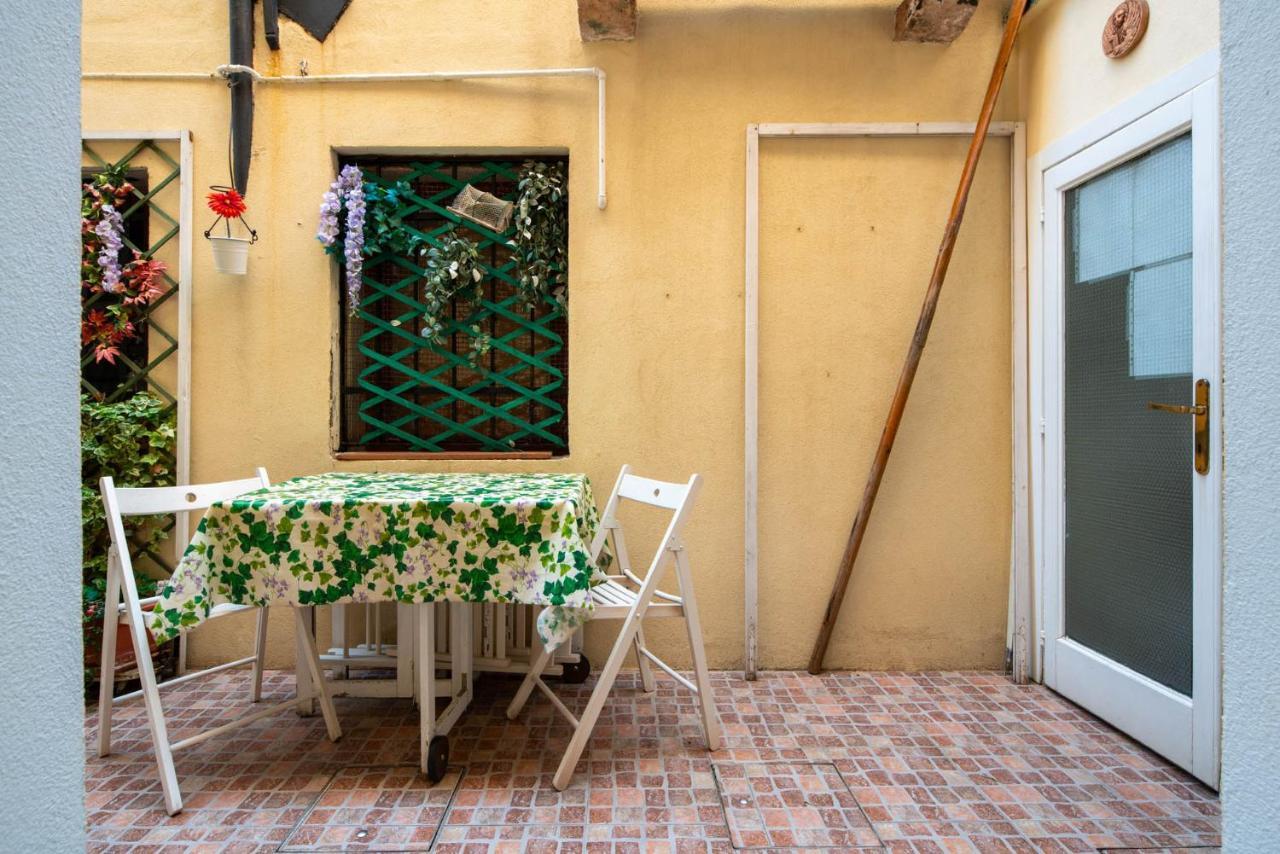 Loving In Venice, 5 Stars Zewnętrze zdjęcie