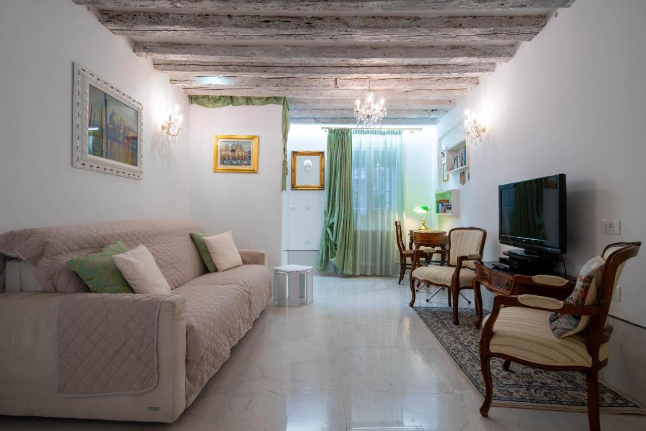 Loving In Venice, 5 Stars Zewnętrze zdjęcie